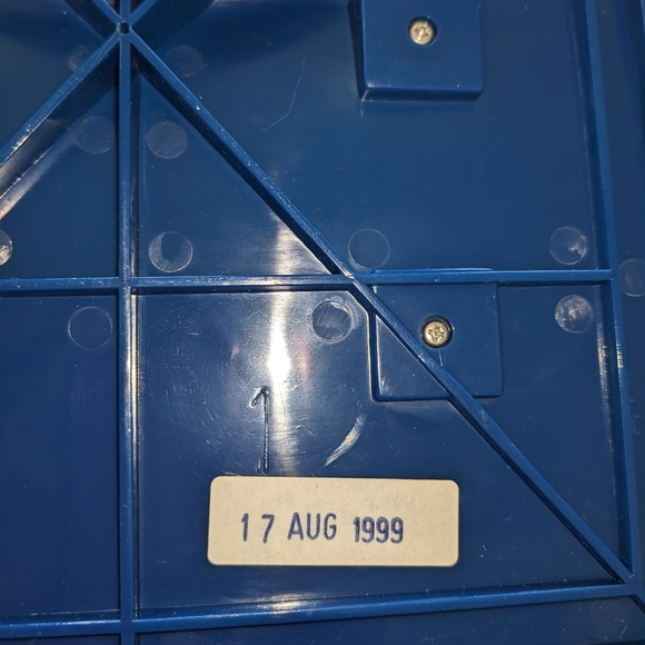 Yellow M&M Dispenser LA-Z-Boy Recliner M&M's Candy Collectible Vintage 1999 Mars - Picture 5 of 8